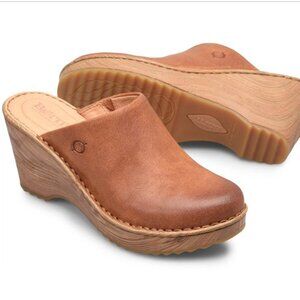 NWOT Born Natalie Tan Leather Clogs | Size 10